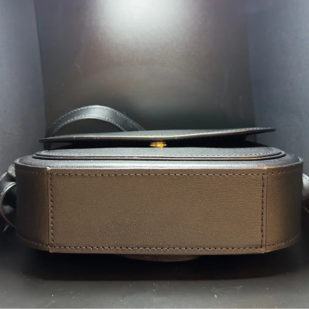 Marc Jacobs Black and Gold Rider Saddle Leather Bag - Picture 11 of 11